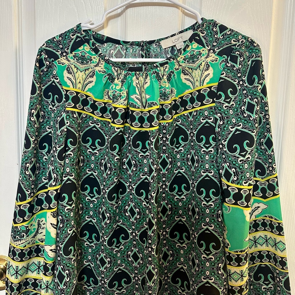 LOFT Medium Long Sleeve Vibrant Green Geometric Floral Paisley Print Blouse - Picture 2 of 6